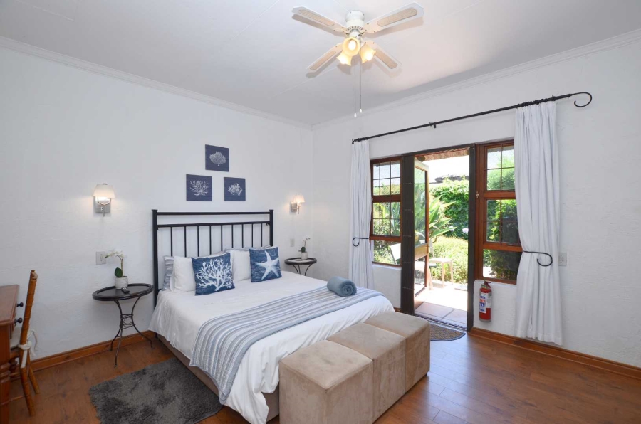 7 Bedroom Property for Sale in Westcliff Western Cape